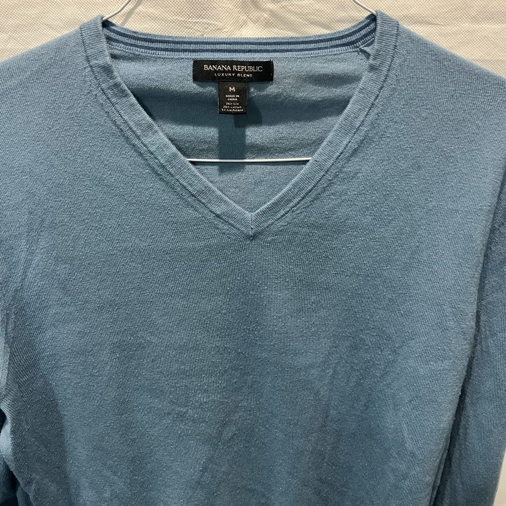 Banana Republic Blue V-Neck Sweater Luxury Blend M